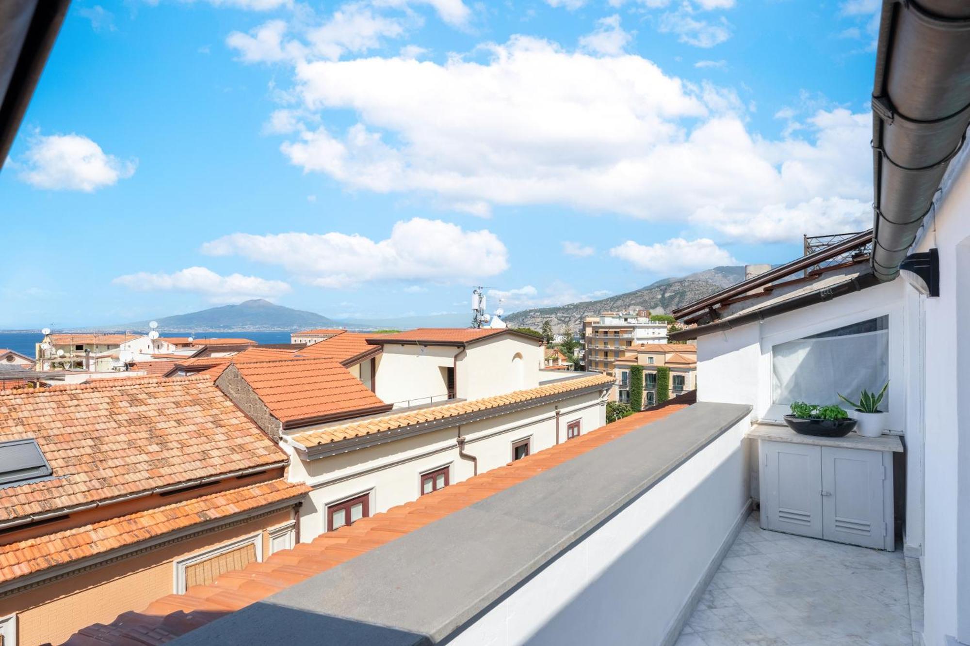 The Roof Villa ซอร์เรนโต ภายนอก รูปภาพ